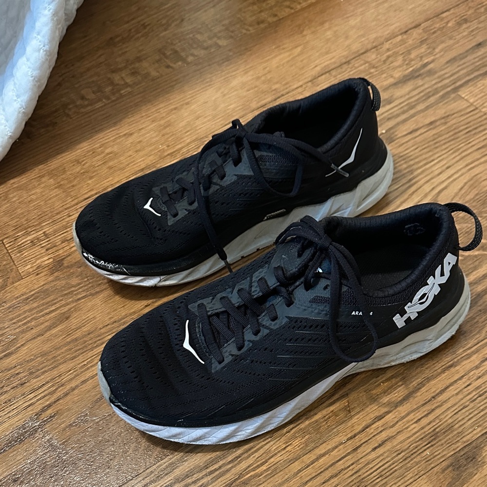 Hoka Black and White Arahi 4 Shoes